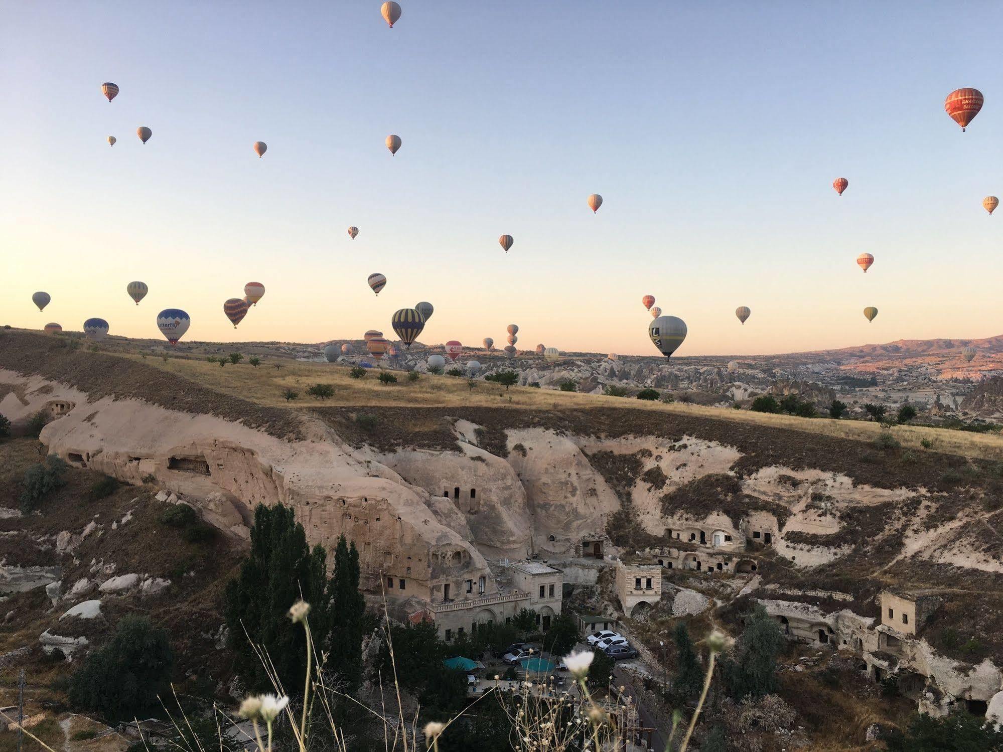 The Village Cave Hotel Göreme Buitenkant foto
