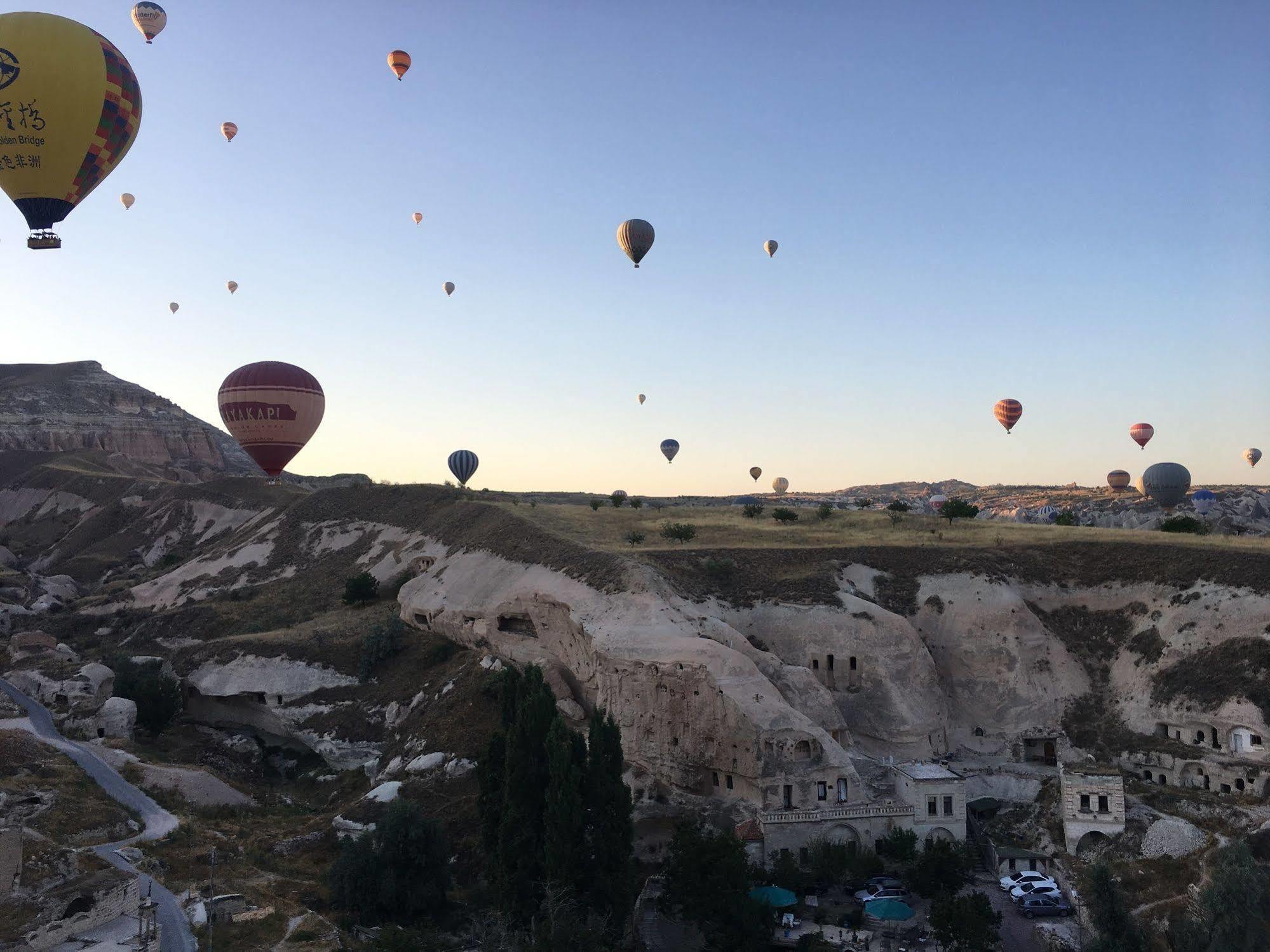 The Village Cave Hotel Göreme Buitenkant foto